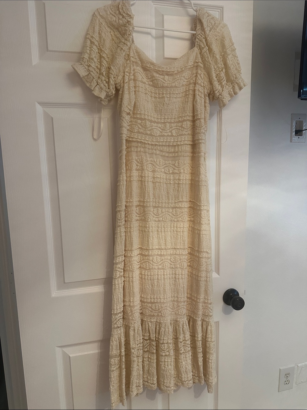 Eliza J Cream Lace Maxi Dress with Puff Sleeves